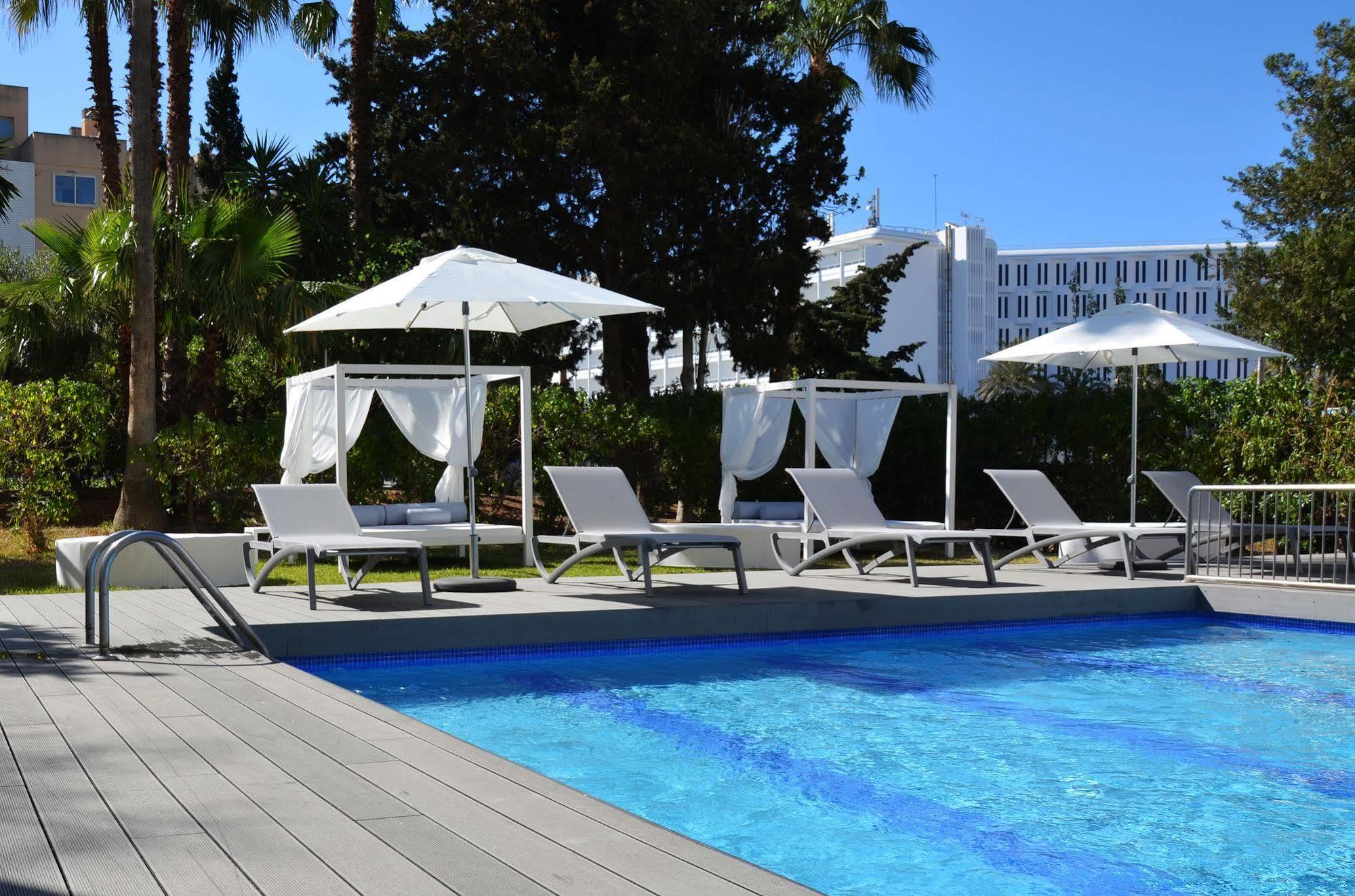 Apartamentos Vibra Tivoli Playa d'en Bossa Exteriör bild